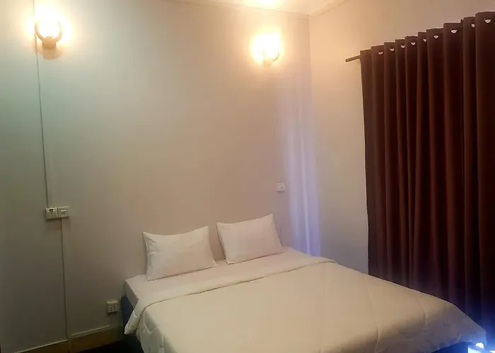 Hotel Violet And Restro 2*